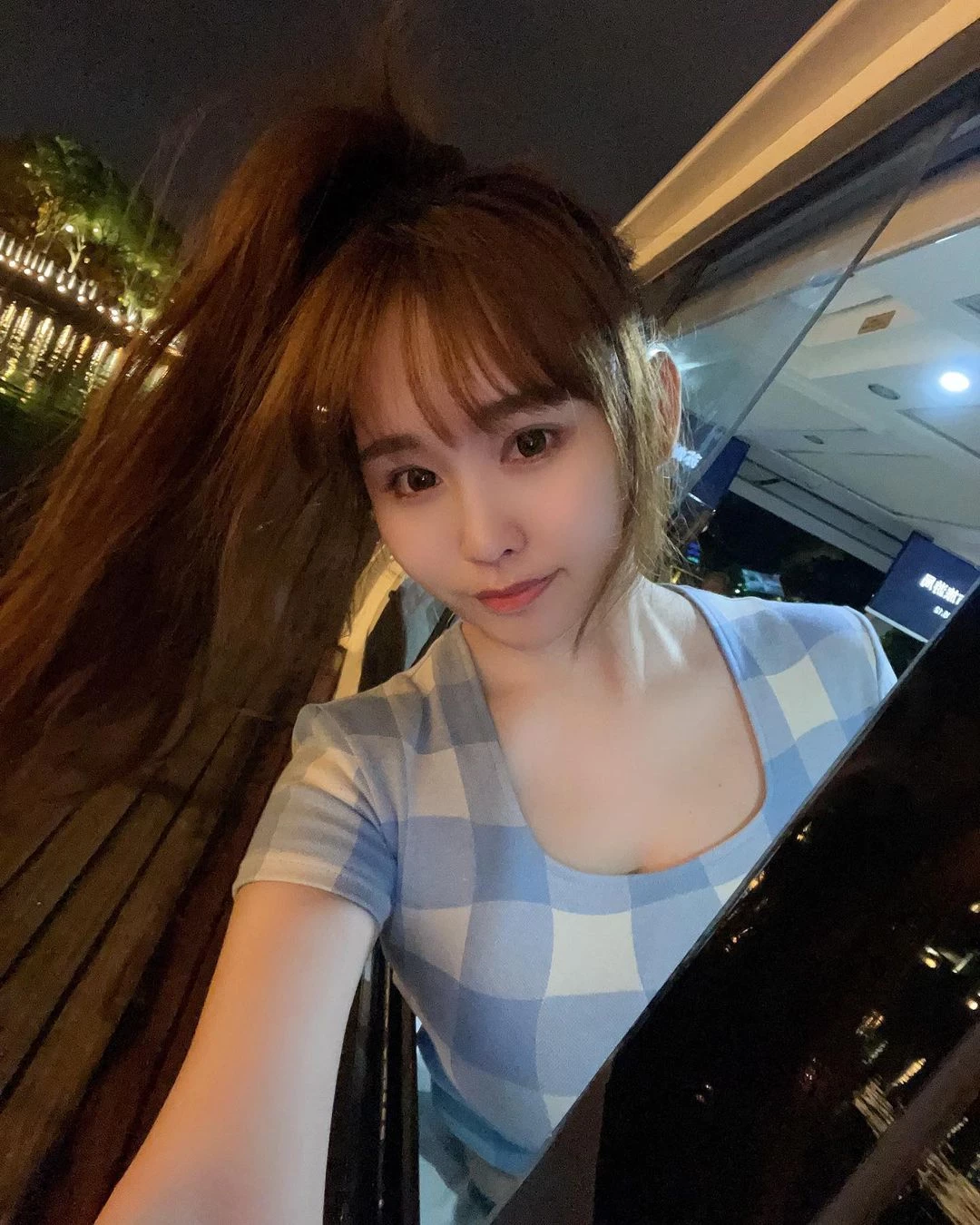 28403276.webp