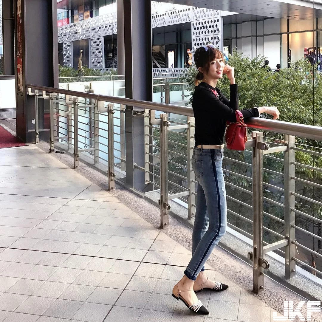 175034vdfuwrm3crdm50li.webp