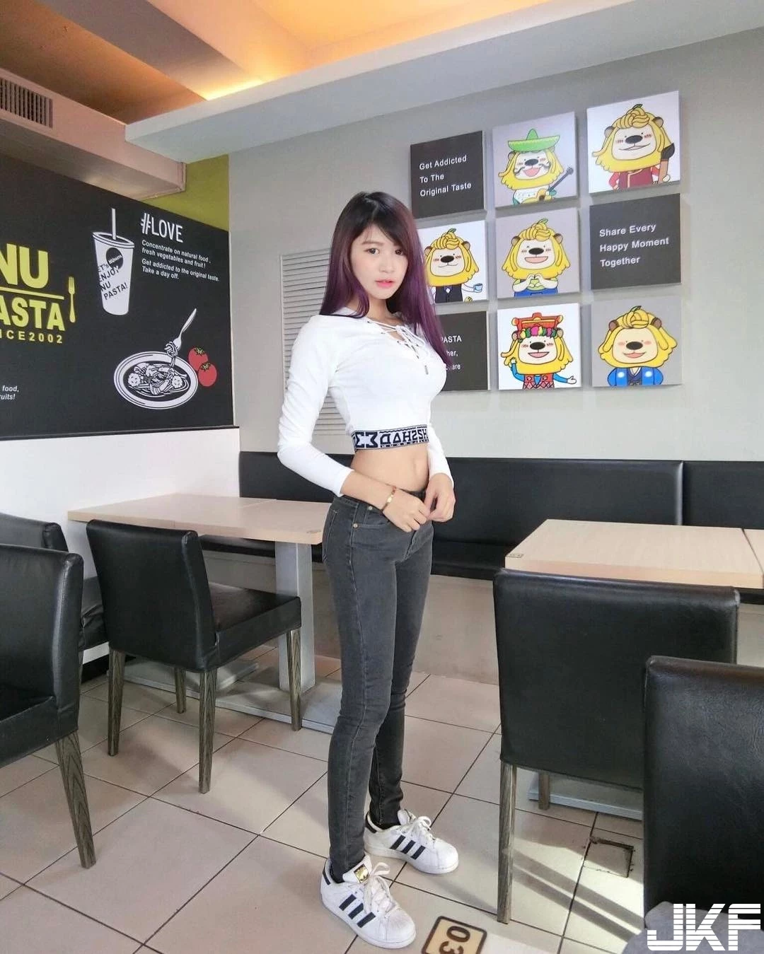 172531bn2kb57mkh37rmeg.webp