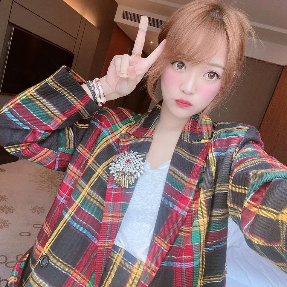160537c5l74277j5c9k722.webp