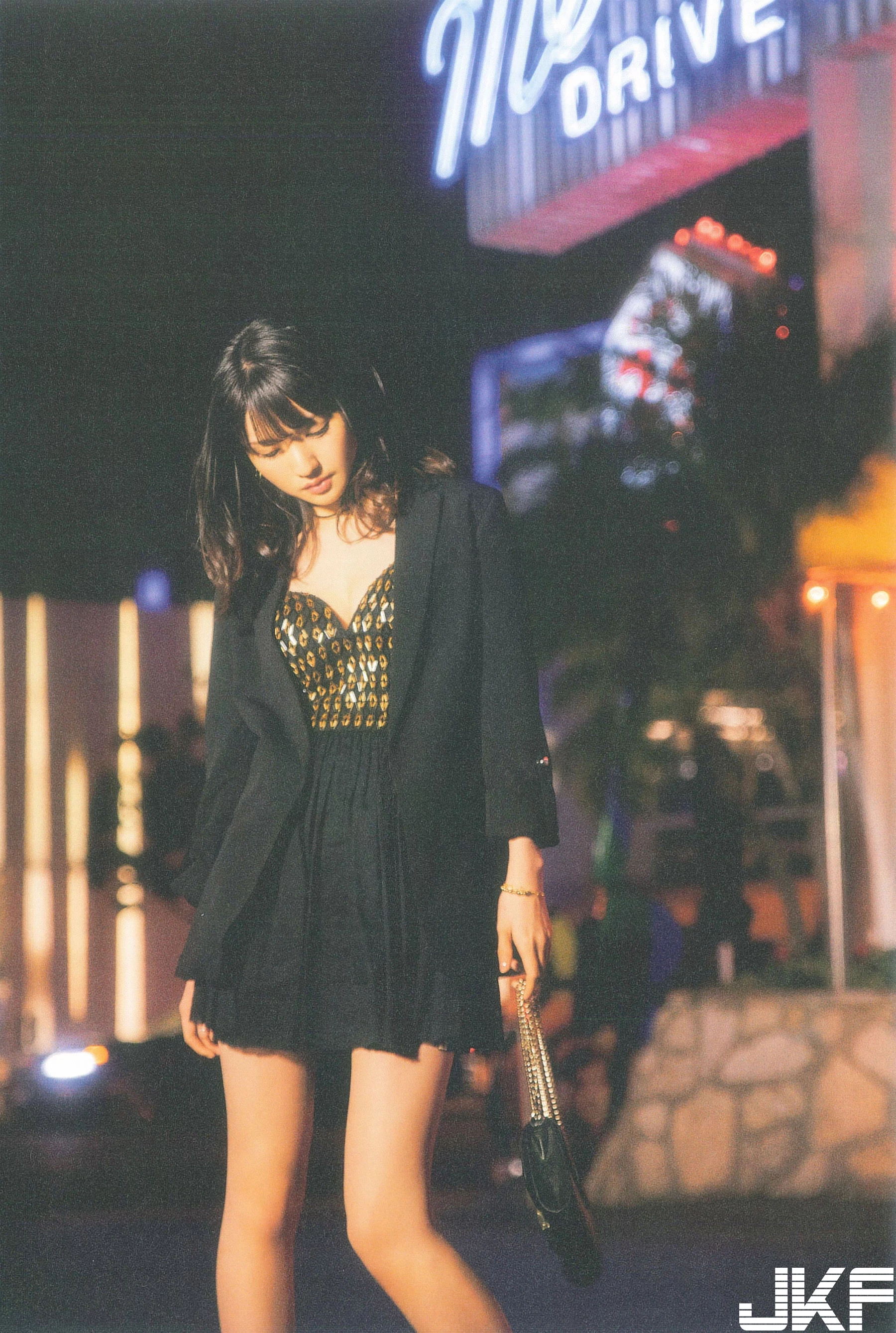 195154vjum661mq8q11zoo.webp