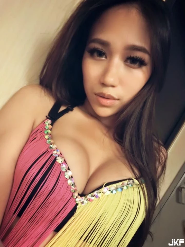 172842qg0cwtwxqf02w288.webp