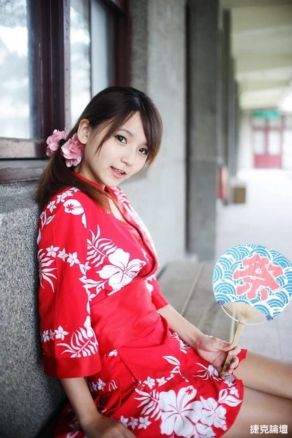181843jxcs228r84sre4f2.webp