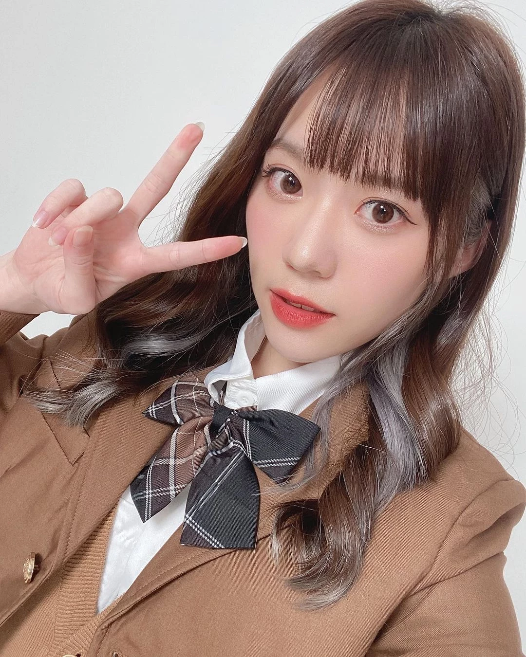 28403294.webp